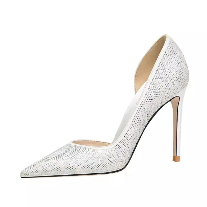Spring and Summer Pointed Shallow Mouth Rhinestone Flat Sole Single Shoes Thin High Heels Banquet Large and Small Women's Sandal
Spring and Summer Pointed Shallow Mouth Rhinestone Flat Sole Single Shoes Thin High Heels Banquet Large and Small Women's Sandal