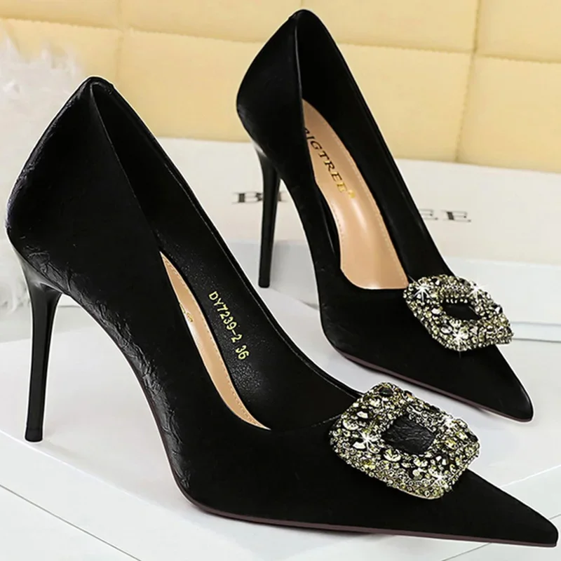 

Women Crystal 7cm 9.5cm Thin High Heels Pumps Fashion Silk Shallow Pointed Toe Rhinestone Metal Square Buckle Lady Black Shoes