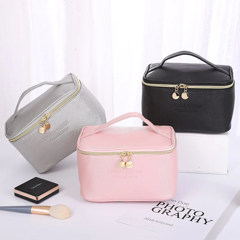 PURDORED 1 Pc Large Women Cosmetic Bag PU Leather Waterproof Zipper Make Up Travel Washing Makeup Organizer Beauty Case
PURDORED 1 Pc Large Women Cosmetic Bag PU Leather Waterproof Zipper Make Up Travel Washing Makeup Organizer Beauty Case