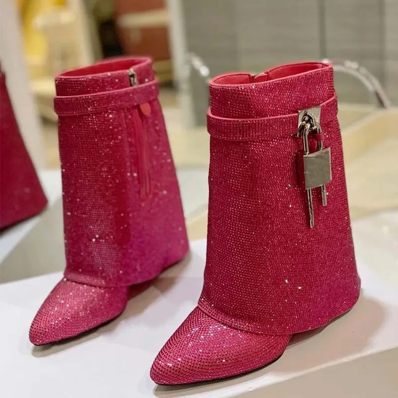 2024 Women's short boots Pointed Rhinestone high heels shark lock button pants skirt fashion sexy luxury design Ladies shoes
2024 Women's short boots Pointed Rhinestone high heels shark lock button pants skirt fashion sexy luxury design Ladies shoes