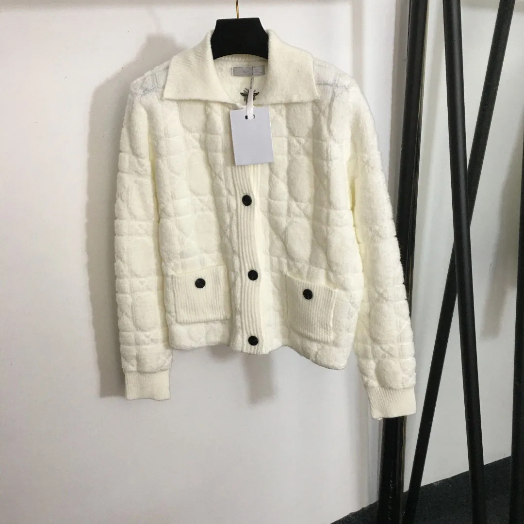 New Autumn Winter New Women Cardigan Knitted Coat Y2k Clothing Brand Design Cardigan High Quality Luxury Woman Fashion Jacket
New Autumn Winter New Women Cardigan Knitted Coat Y2k Clothing Brand Design Cardigan High Quality Luxury Woman Fashion Jacket