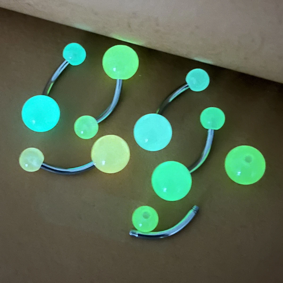 6PCS Glow in The Dark Belly Rings Surgical Steel Belly Button Rings for Women Girls Navel Bars Body Piercing Jewelry 14 Gauge
6PCS Glow in The Dark Belly Rings Surgical Steel Belly Button Rings for Women Girls Navel Bars Body Piercing Jewelry 14 Gauge
