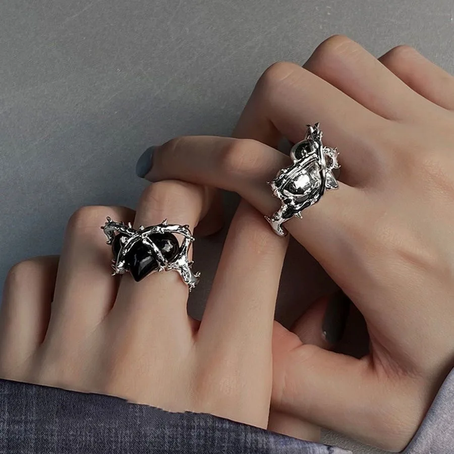 Gothic Heart Thorn Women's Ring Fashion Heart Open Ring Punk Hip Hop Party Christmas Birthday Gift Jewelry for Women Girls Gift
Gothic Heart Thorn Women's Ring Fashion Heart Open Ring Punk Hip Hop Party Christmas Birthday Gift Jewelry for Women Girls Gift