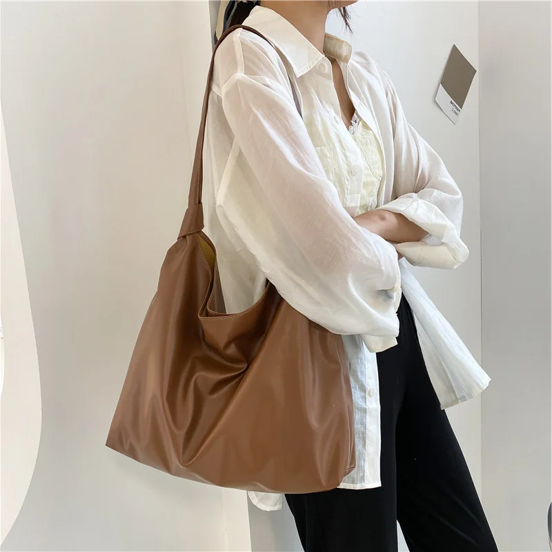 

Large Capacity Handbag Women's Simple Commuter Bag New Fashion PU Leather Shoulder Bag Solid Color Design Tote Bag Shopper Bag