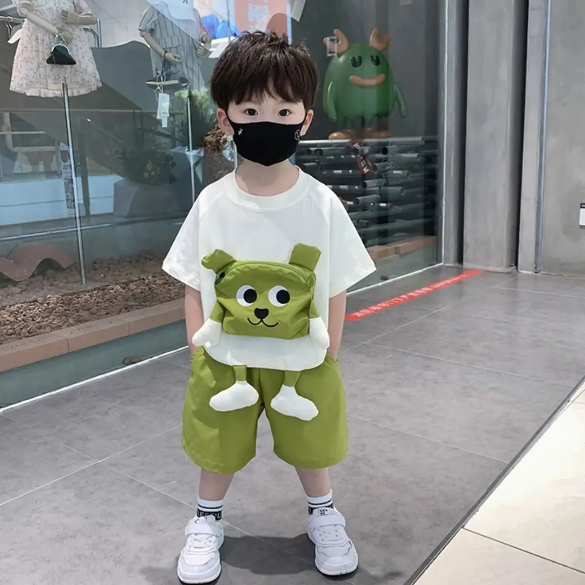 Children's Summer Cartoon Fashionable Boys' Short Sleeve Set 2023 Middle And Small Korean Fashion Casual Two Piece Solid Color
Children's Summer Cartoon Fashionable Boys' Short Sleeve Set 2023 Middle And Small Korean Fashion Casual Two Piece Solid Color
