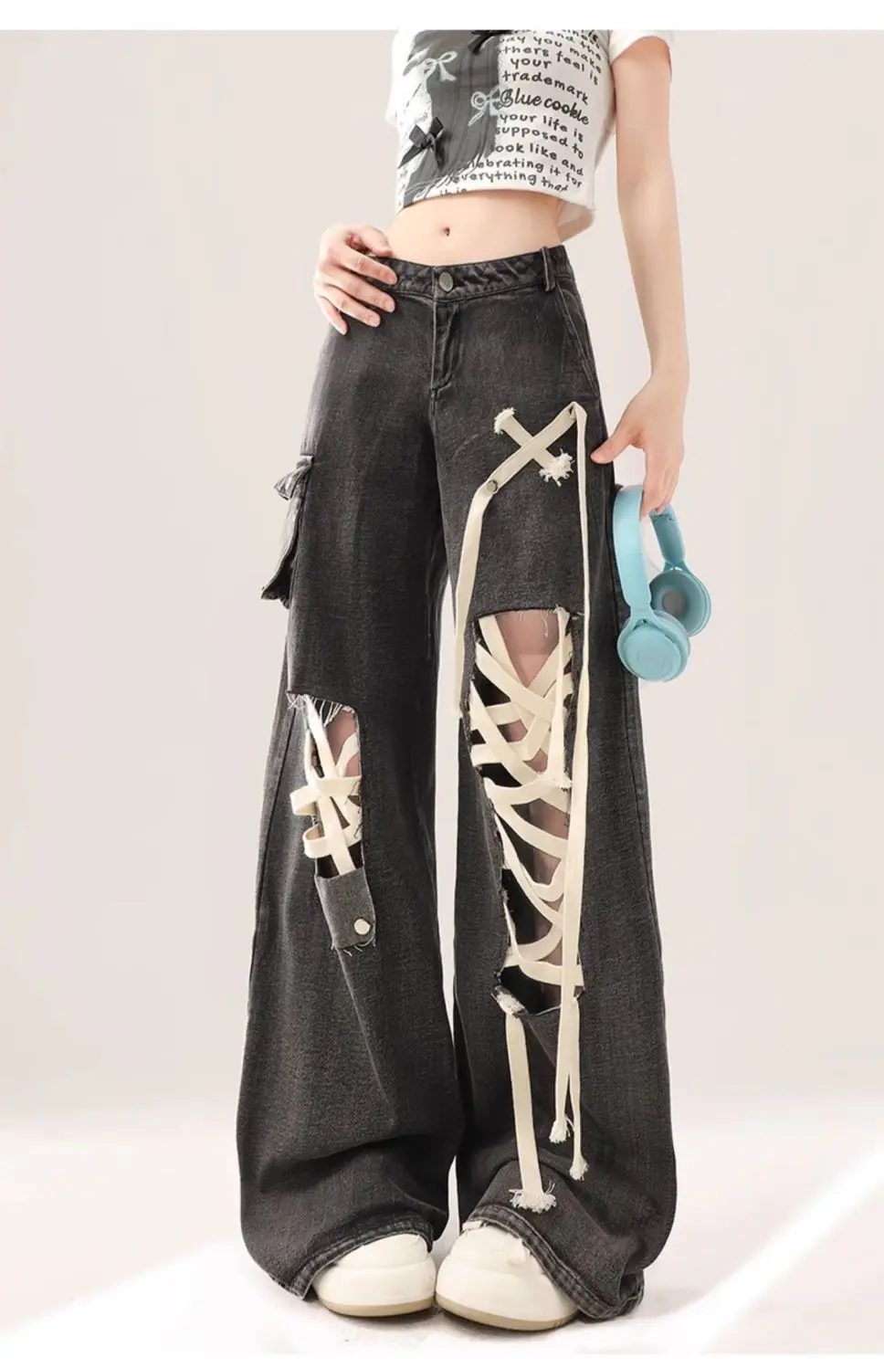 Black strappy ripped jeans women's summer work wide-leg loose long pants design sense American style 2024
Black strappy ripped jeans women's summer work wide-leg loose long pants design sense American style 2024