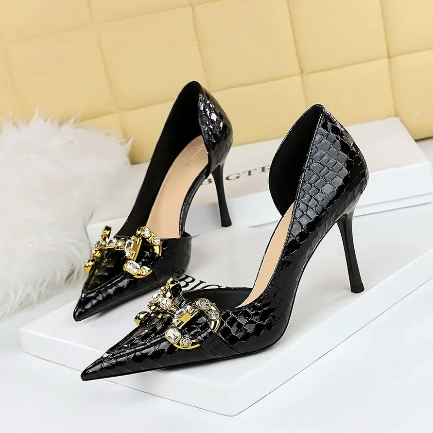 

Banquet stiletto heels Women's shoes with shallow pointed side hollowed out metal rhinestone buckle single shoe