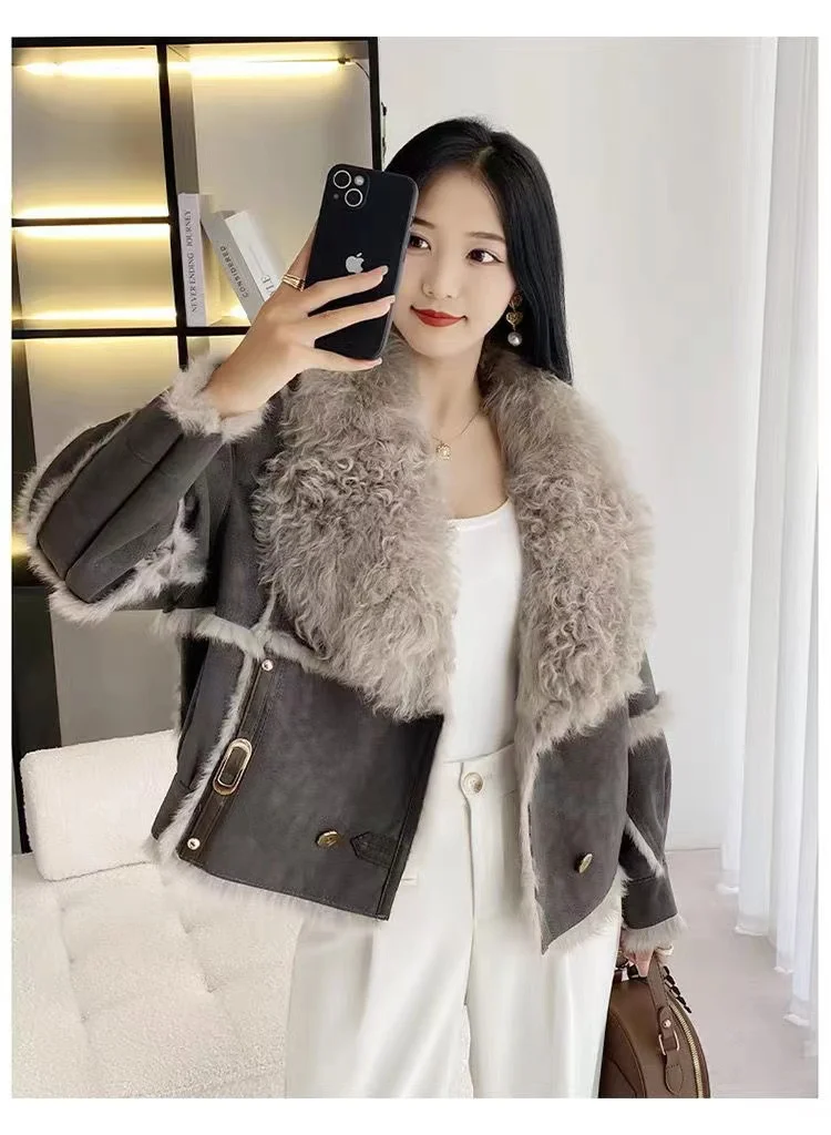 

2024 Spring and Autumn Short Fur Women's Sheepskin Jacket, Tanned Suede Fabric, 100% Natural Rabbit Fur Lining, Luxurious And Fa