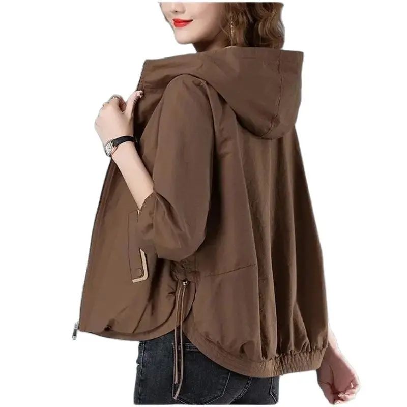 2023 New Spring Autumn Female Windbreaker Hooded Thin Short Jacket Casual Women Trench Coats Drawstring Loose Outwear Trend Tops
2023 New Spring Autumn Female Windbreaker Hooded Thin Short Jacket Casual Women Trench Coats Drawstring Loose Outwear Trend Tops