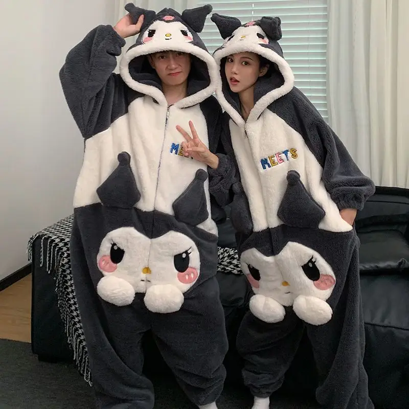 Kawaii Sanrioed Kuromi Cinnamoroll пара сиамских пижам на молнии мультфильм плюс бархатный утолщенный с капюшоном подарок мужчине девочке
Kawaii Sanrioed Kuromi Cinnamoroll пара сиамских пижам на молнии мультфильм плюс бархатный утолщенный с капюшоном подарок мужчине девочке