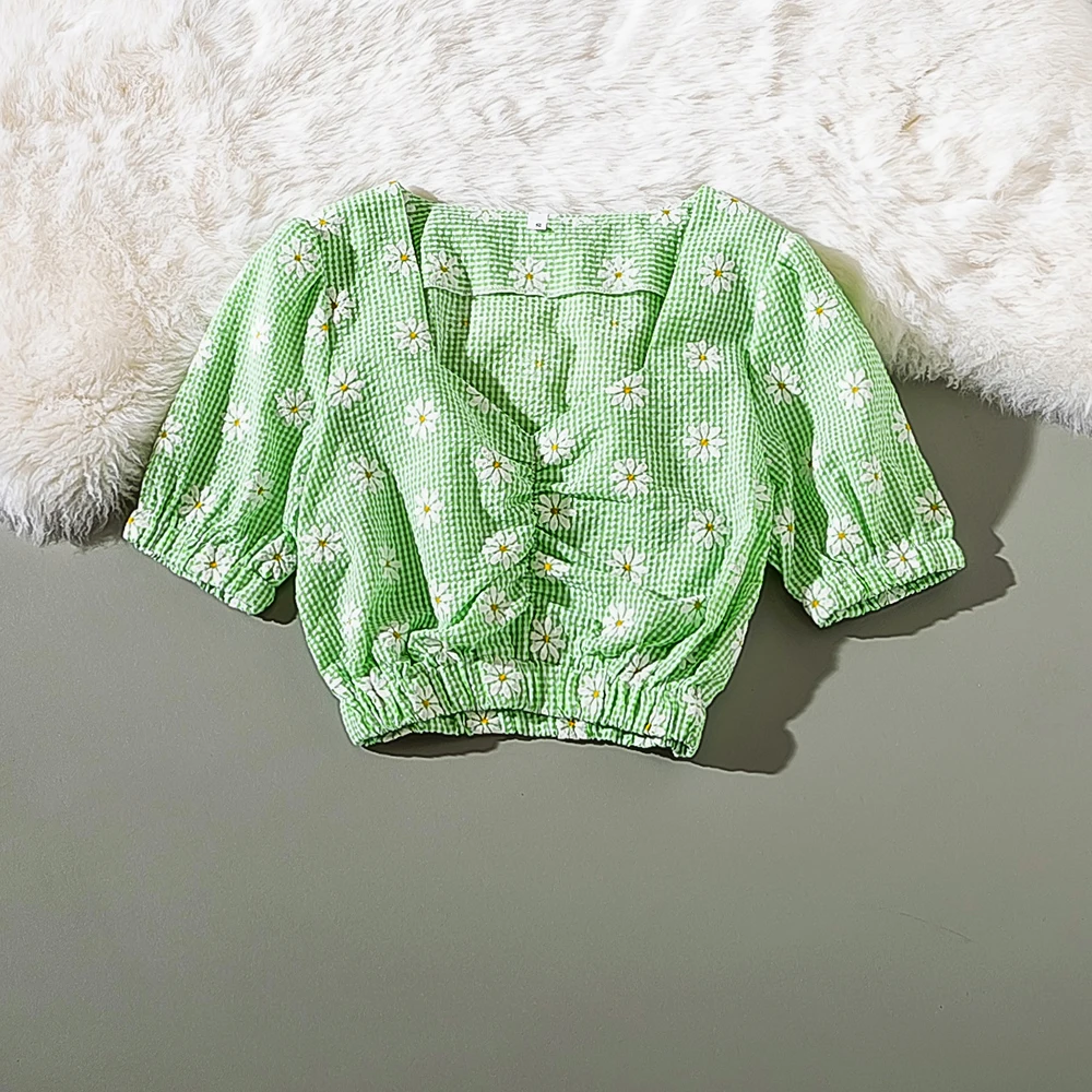 Summer Woman Daisy Short Shirt Sexy Green Crop Tops 2024 New Short Sleeve Sweet Korean Cottagecore Flower Shirts for Women Y2k
Summer Woman Daisy Short Shirt Sexy Green Crop Tops 2024 New Short Sleeve Sweet Korean Cottagecore Flower Shirts for Women Y2k