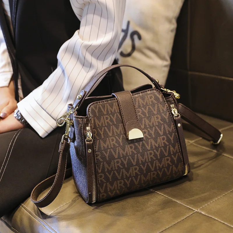 Fashion Simple Printing Pvc Guang Dong Province Women Business Shoulder Bags Handbags New Product
Fashion Simple Printing Pvc Guang Dong Province Women Business Shoulder Bags Handbags New Product