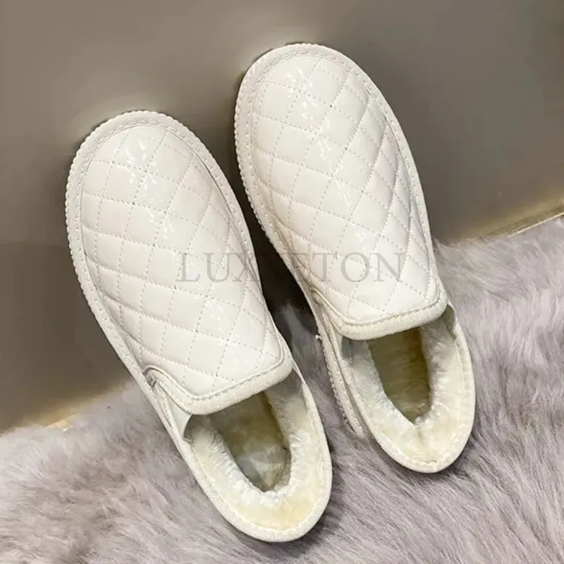 2023 Snow Boots Women Short Tube Thickened Cotton Shoes Non-slip Winter New Shoes Platform Boots
2023 Snow Boots Women Short Tube Thickened Cotton Shoes Non-slip Winter New Shoes Platform Boots