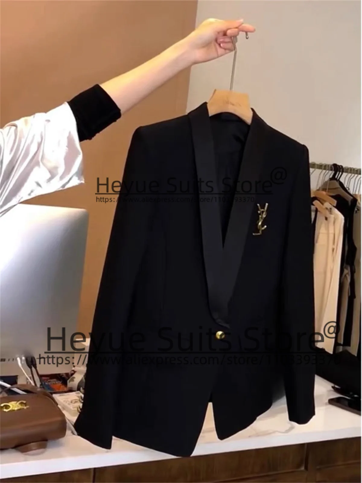 

Luxuly Black High-end Men Suits Slim Fit Shawl Lapel Groom Tuxedos Formal Party Prom 2 Pieces Sets trajes elegante para hombres