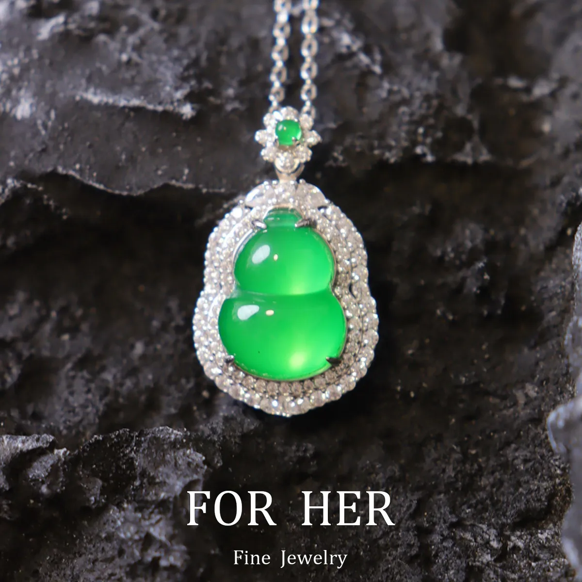 

Natural Ice Green Chalcedony Hulu Pendant Fashion Charms Amulet Fine Jewelry Women Men Necklace Couple Gift