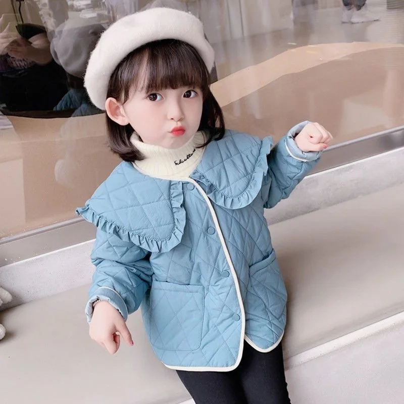 Пальто для девочек, осенне-зимняя хлопковая куртка, милая детская Корейская версия, маленькое очаровательное плюшевое плотное простое пальто с лацканами для маленьких девочек
Пальто для девочек, осенне-зимняя хлопковая куртка, милая детская Корейская версия, маленькое очаровательное плюшевое плотное простое пальто с лацканами для маленьких девочек