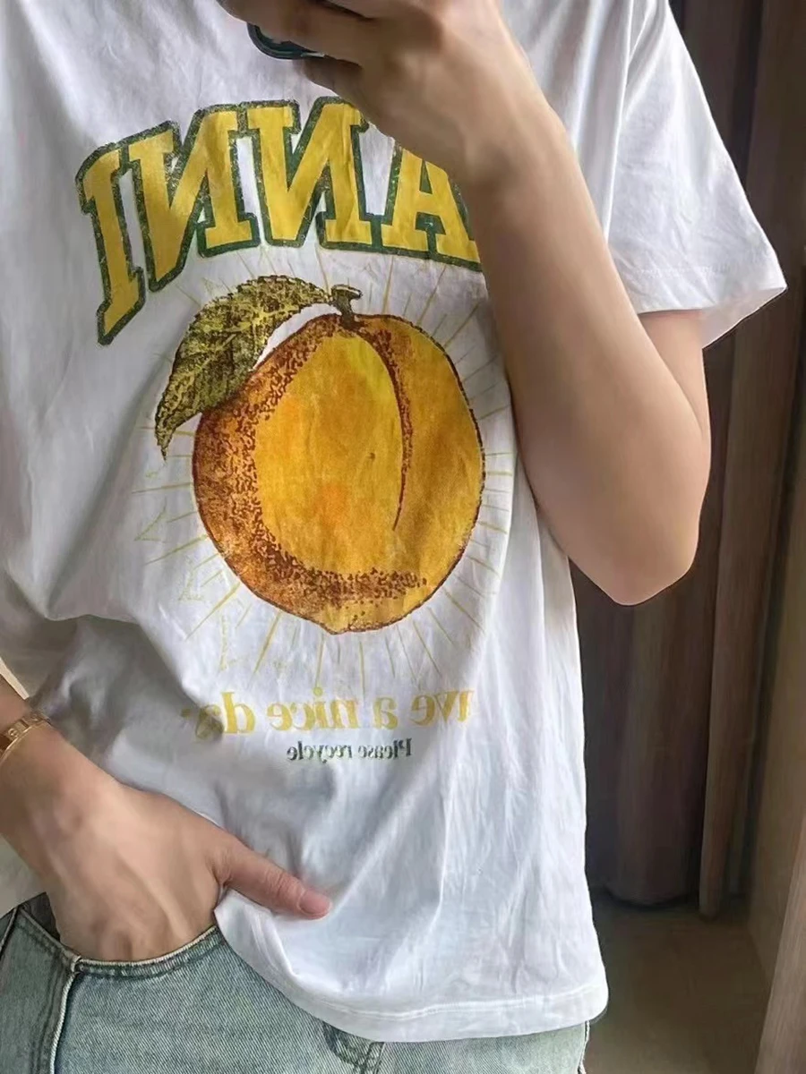 Футболка женская летняя с круглым вырезом и принтом фруктов
Футболка женская летняя с круглым вырезом и принтом фруктов