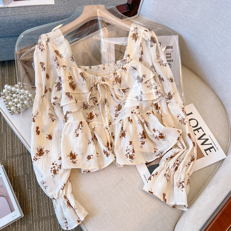 Spring French Sweet Floral Ruffle Chiffon Shirt Blouse Women's Short Square Collar Flare Sleeve Top Chic Doll shirt Top
Spring French Sweet Floral Ruffle Chiffon Shirt Blouse Women's Short Square Collar Flare Sleeve Top Chic Doll shirt Top