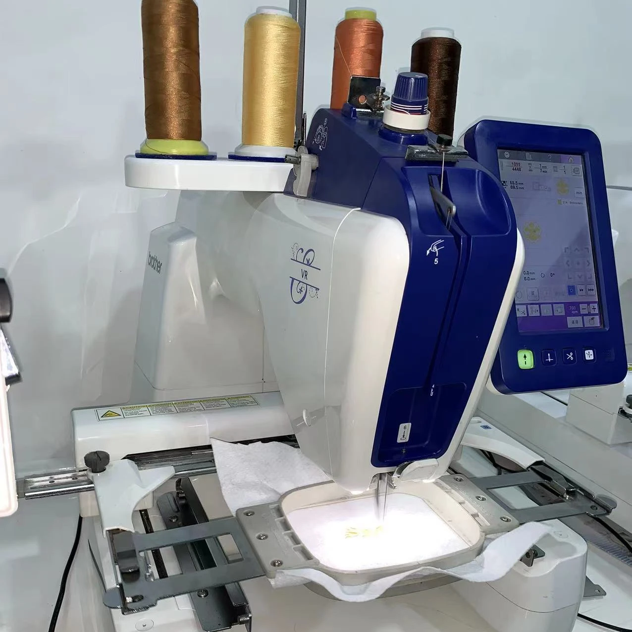 

Новая Компьютеризированная швейная вышивальная машина по цене ниже, чем у BrothAr Vr б/у