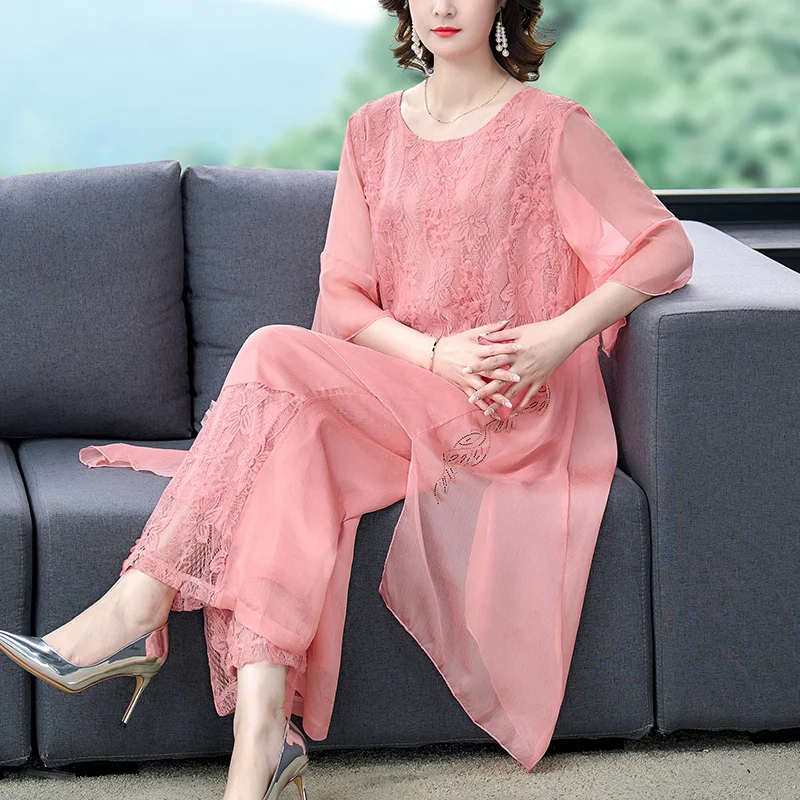 

2023 summer loose and thin temperament mulberry silk stitching lace set temperament loose and thin medium long mother dress