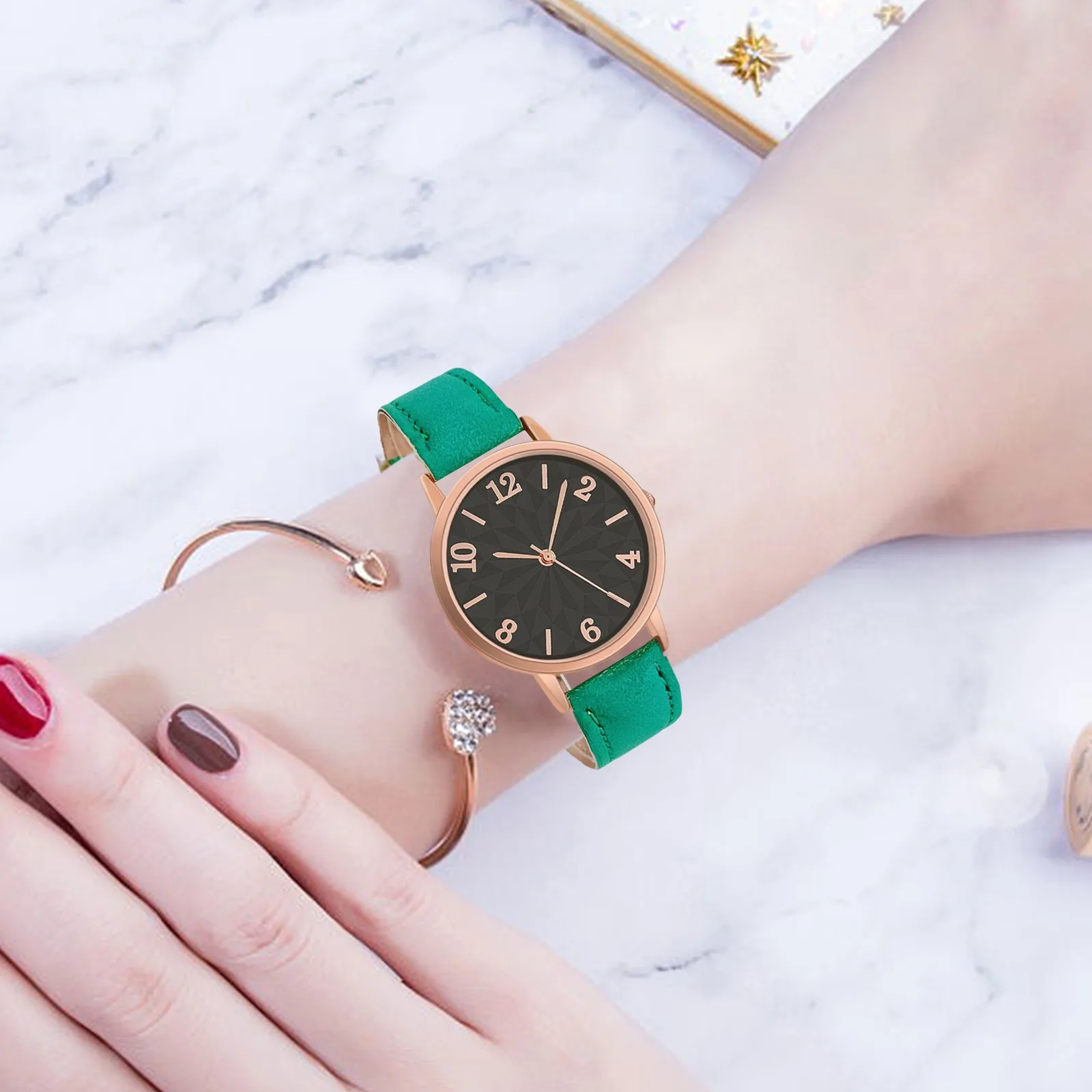 

Fashion Ladies Watches Easy To Read Arabic Numerals Simple Dial Quartz Watch Leather Strap Clock Dress Wristwatches Reloj Mujer