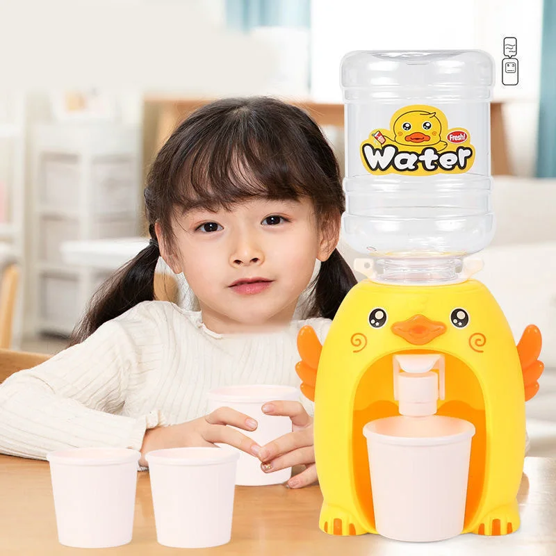 1pcs Mini Water Dispenser Baby Toy Drinking Water Cooler Lifelike Cute Children Cosplsy Props Home Decor Cartoon Yellow Duck
1pcs Mini Water Dispenser Baby Toy Drinking Water Cooler Lifelike Cute Children Cosplsy Props Home Decor Cartoon Yellow Duck