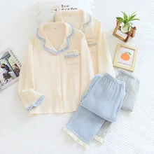 Spring and autumn new women's 100% cotton crepe pajamas long-sleeved trousers two-piece color matching women's home service suit
Spring and autumn new women's 100% cotton crepe pajamas long-sleeved trousers two-piece color matching women's home service suit