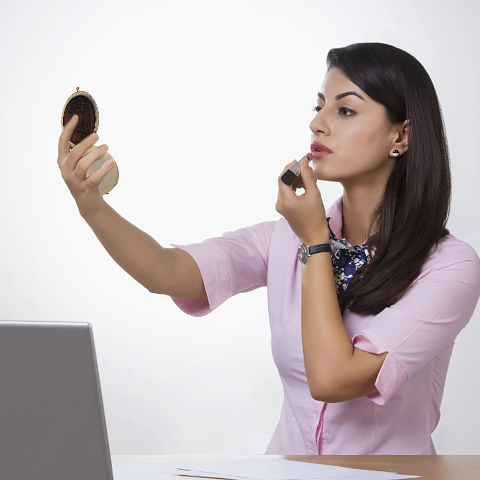 Makeup Mirror Vintage Style Makeup Mirror Folding Compact Cosmetics Mirror for Travel Mirrors Makeup
Makeup Mirror Vintage Style Makeup Mirror Folding Compact Cosmetics Mirror for Travel Mirrors Makeup