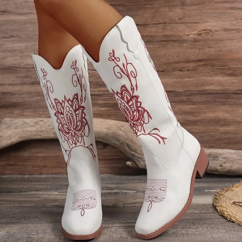 

Женские ковбойские ботинки в стиле ретро, сапоги до середины икры с острым носком и вышивкой, на массивном высоком каблуке, без застежки, ковбойские ботинки в западном стиле, большие размеры 43