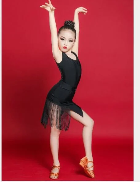 1set/lot children solid tassel latin dress girl black backless taseel dancing costumes
1set/lot children solid tassel latin dress girl black backless taseel dancing costumes