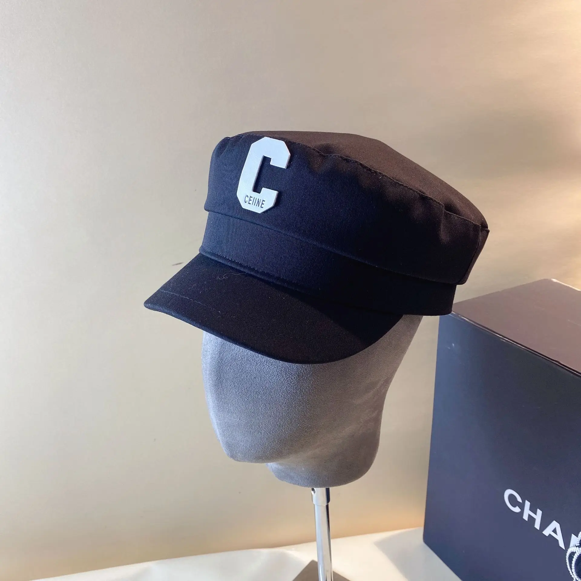 Spring and Autumn British retro flat cap net red peaked cap Korean version of the wild cotton outdoor travel navy hat tide
Spring and Autumn British retro flat cap net red peaked cap Korean version of the wild cotton outdoor travel navy hat tide