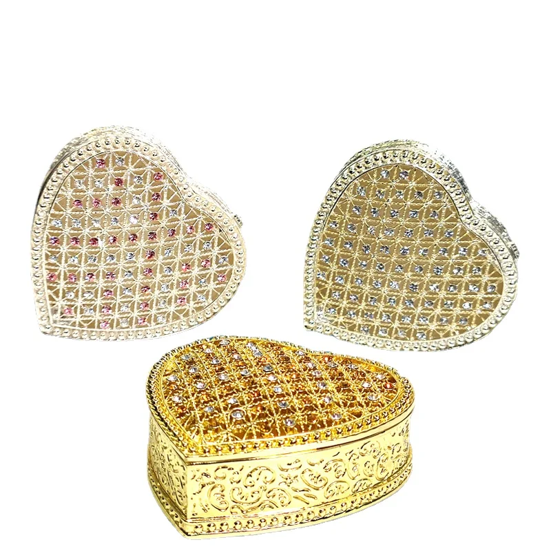 Alloy Enamel Diamond Hollow Heart Ornaments Jewelry Box Gift Box Love Decoration Dressing Table Decorations Wedding Gifts
Alloy Enamel Diamond Hollow Heart Ornaments Jewelry Box Gift Box Love Decoration Dressing Table Decorations Wedding Gifts