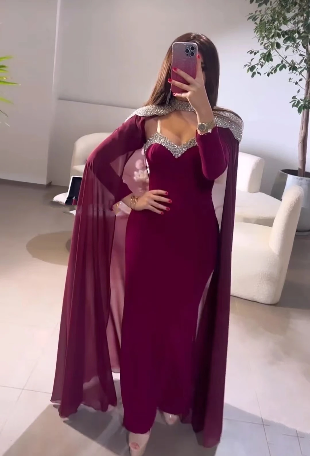 Saudi Arabia Prom Dresses With Cape Spaghetti Straps Chiffon Long Sleeves Elegant Evening Dresses Formal Occasion Party Gowns
Saudi Arabia Prom Dresses With Cape Spaghetti Straps Chiffon Long Sleeves Elegant Evening Dresses Formal Occasion Party Gowns