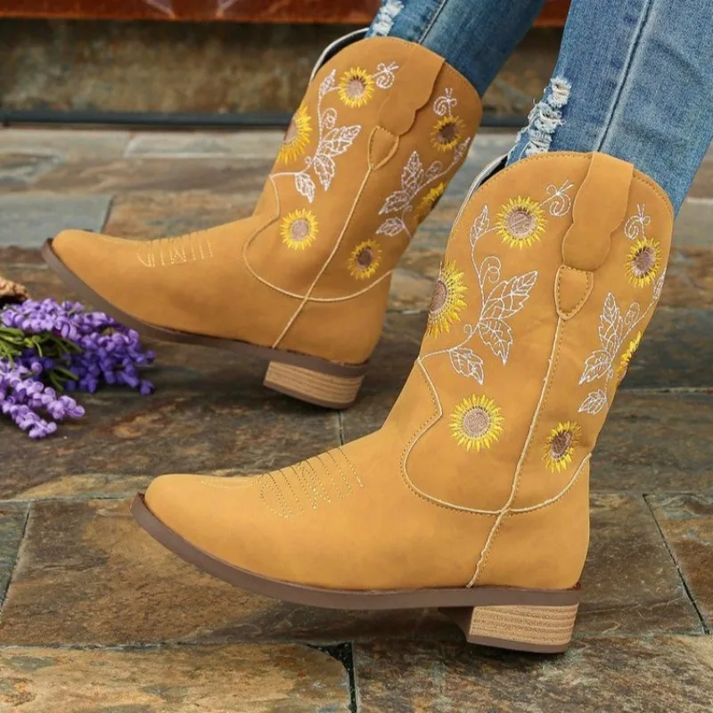 

New Embroidery Cowboy Women's Boots 2023 Autumn Casual Chelsea Booties Outdoor Retro Short Ankle Boots Pointed Toe Ladies Shoes