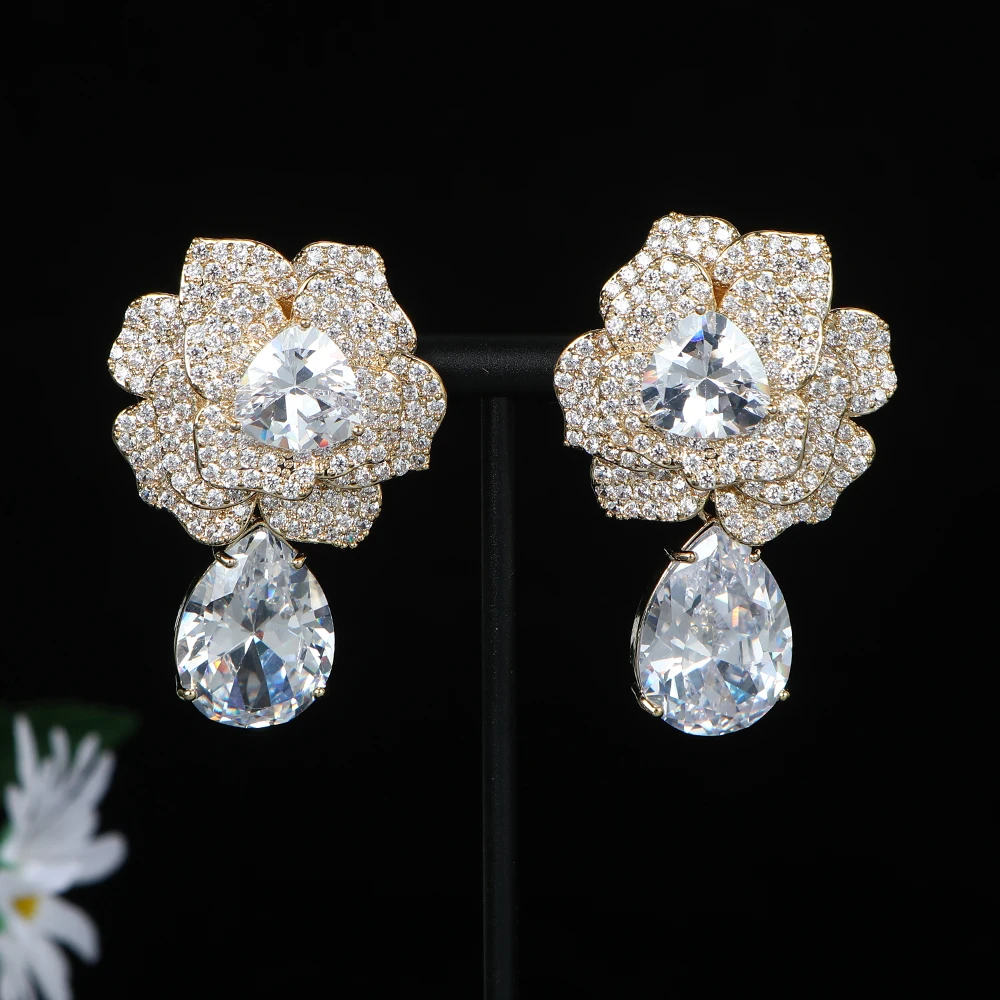 Роскошные стереоскопические серьги-капельки в виде цветов для свадебной церемонии, модные ювелирные украшения для женщин E1244
Роскошные стереоскопические серьги-капельки в виде цветов для свадебной церемонии, модные ювелирные украшения для женщин E1244