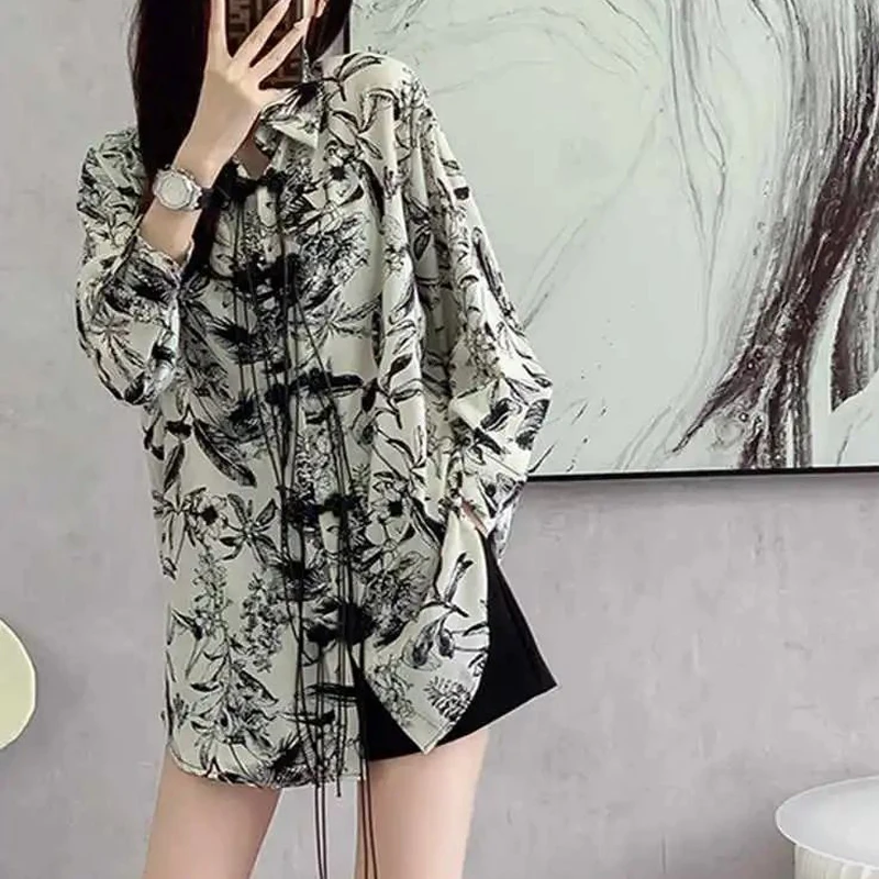 Women's Chinese Style Vintage Print Button Up Shirt Harajuku Y2K Oversized Long Sleeve Blouse Female Casual Irregular Tunic Tops
Women's Chinese Style Vintage Print Button Up Shirt Harajuku Y2K Oversized Long Sleeve Blouse Female Casual Irregular Tunic Tops