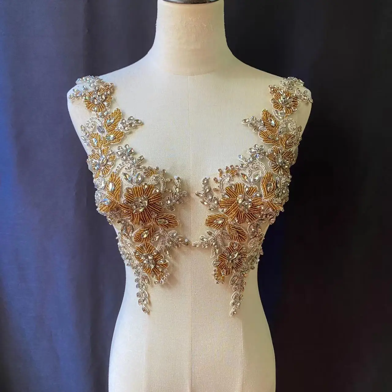 1 пара, яркие искусственные бусины, блестящая аппликация, искусственная нашивка для одежды, красное свадебное платье, свадебное платье
1 пара, яркие искусственные бусины, блестящая аппликация, искусственная нашивка для одежды, красное свадебное платье, свадебное платье