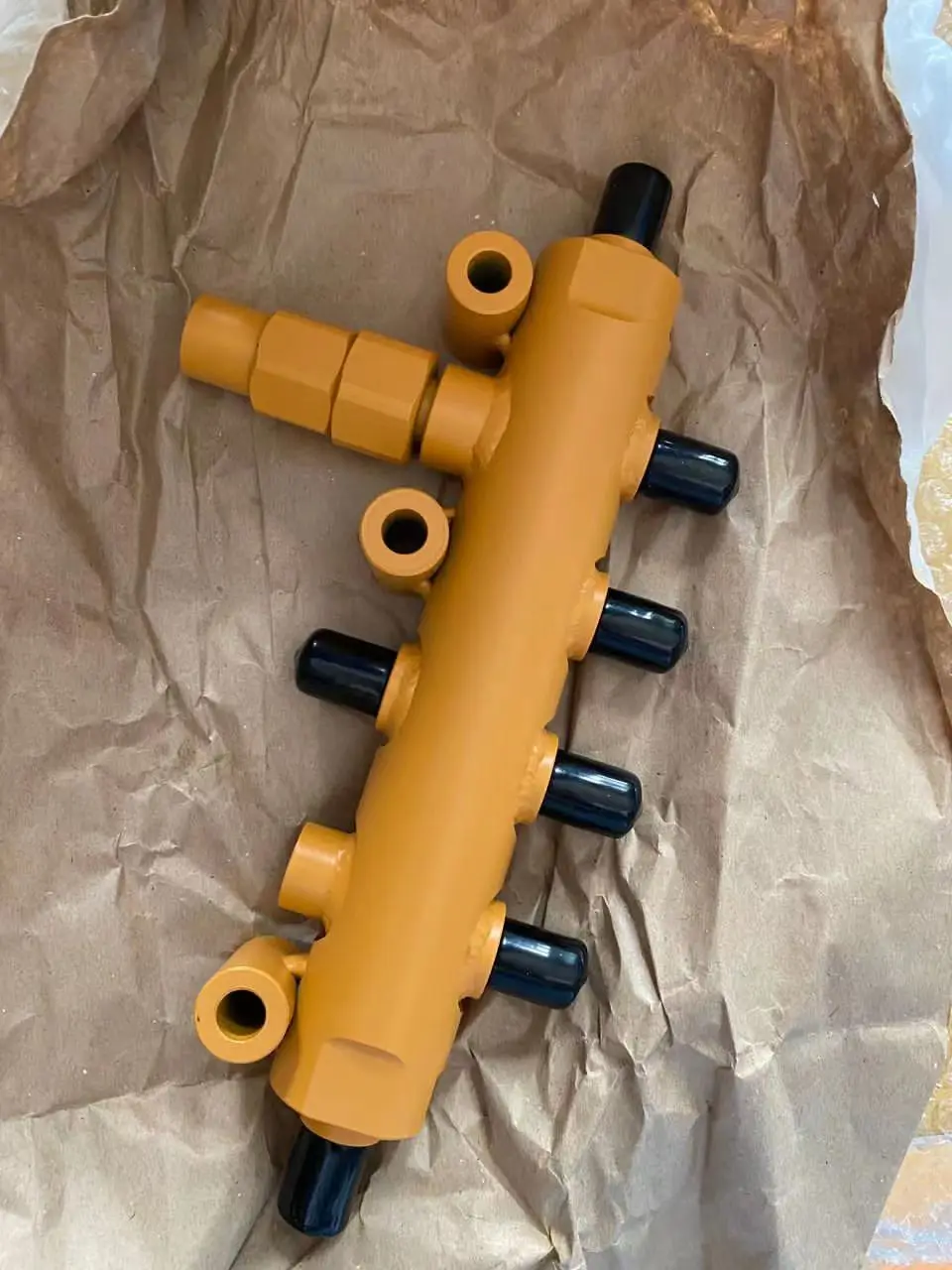 E320D Excavator Engine Parts Fuel Rail C6.4 Engine Fuel Common Rail 4383416 438-3416
E320D Excavator Engine Parts Fuel Rail C6.4 Engine Fuel Common Rail 4383416 438-3416