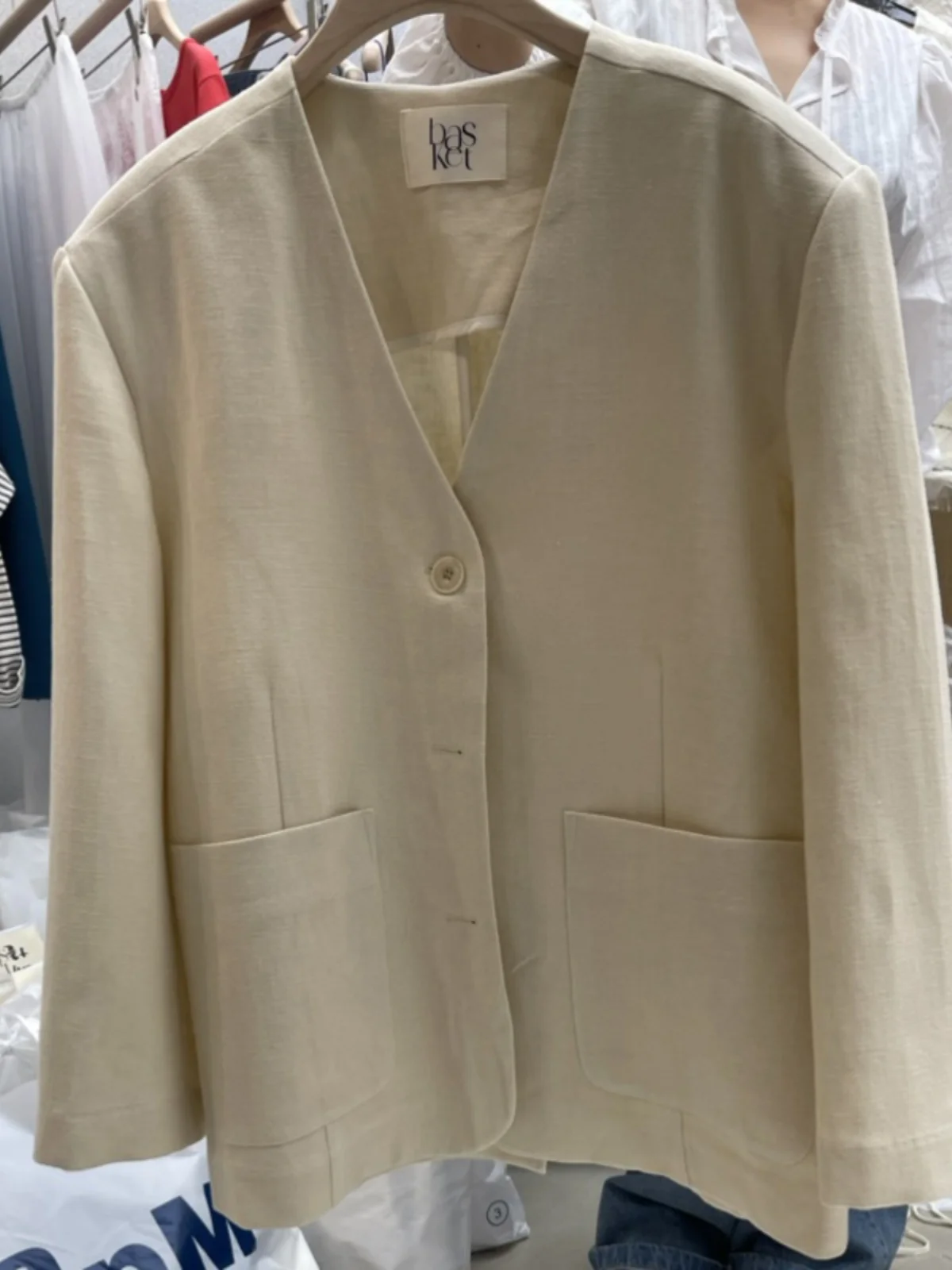 Женский льняной пиджак SuperAen, свободный пиджак из хлопка и льна с V-образным вырезом, весна-лето 2024
Женский льняной пиджак SuperAen, свободный пиджак из хлопка и льна с V-образным вырезом, весна-лето 2024