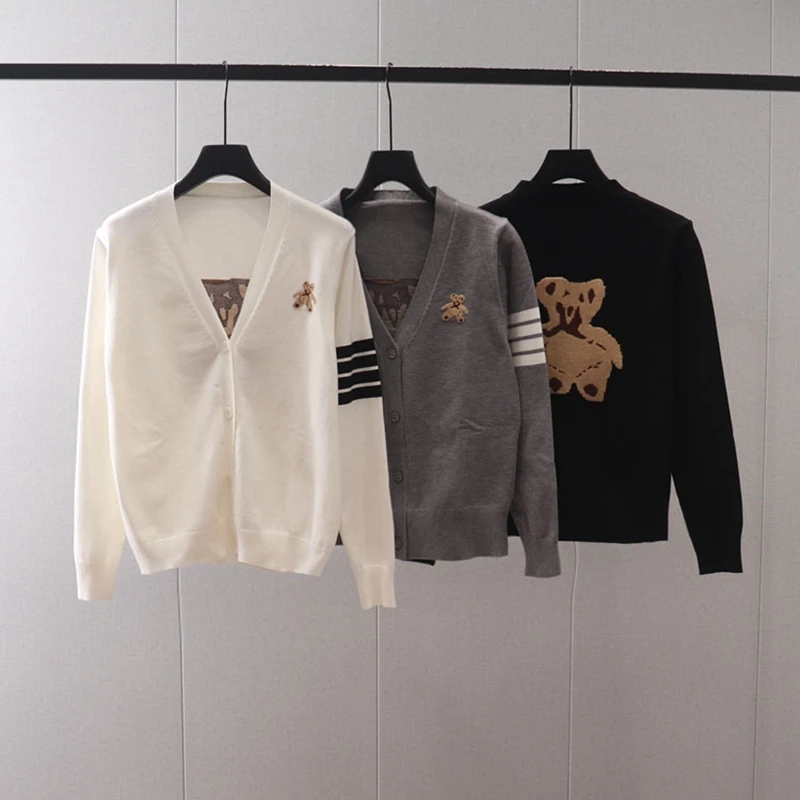 

Autumn/Winter New College Style TB Chest Back Little Bear Jacquard V-Neck Long Sleeve Knitted Cardigan Sweater Coat