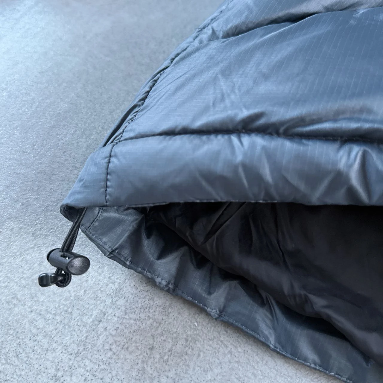 سترة GDW PerTEX Quantum معزولة بالريش مع غطاء للرأس، دافئة ومريحة، بأسلوب شبابي عصري، سميكة للخريف والشتاء سترة GDW PerTEX Quantum معزولة بالريش مع غطاء للرأس، دافئة ومريحة، بأسلوب شبابي عصري، سميكة للخريف والشتاء