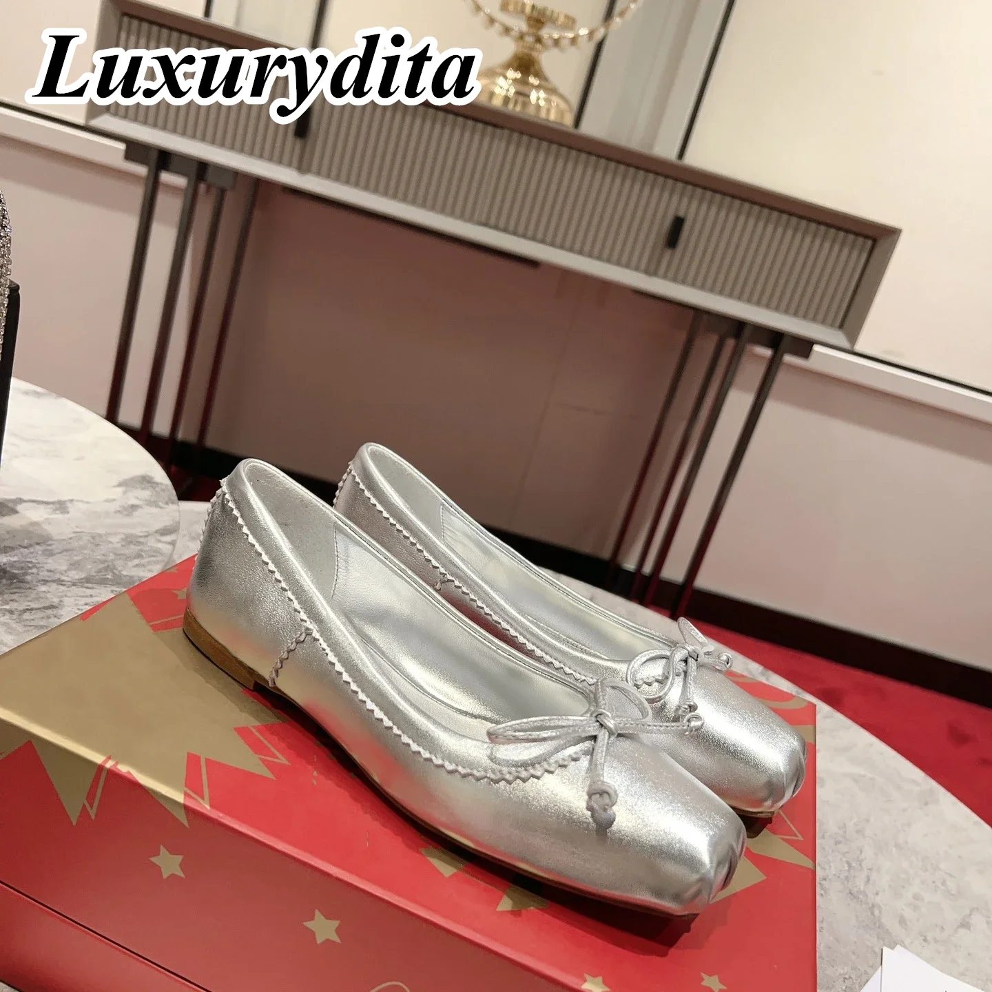 LUXURYDITA Women toe shoe Luxury Designer Flat shoes Customize Red Heel Mamadrague Socialite Dinner Wedding Ballet shoes H1115
LUXURYDITA Women toe shoe Luxury Designer Flat shoes Customize Red Heel Mamadrague Socialite Dinner Wedding Ballet shoes H1115