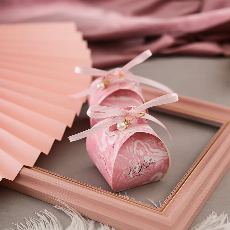 Creative Candy Box Wedding Favor Gift Packaging Ribbon Chocolate Cookie Sweet Bags Baby Shower Festive Birthday Party Supplies
Creative Candy Box Wedding Favor Gift Packaging Ribbon Chocolate Cookie Sweet Bags Baby Shower Festive Birthday Party Supplies