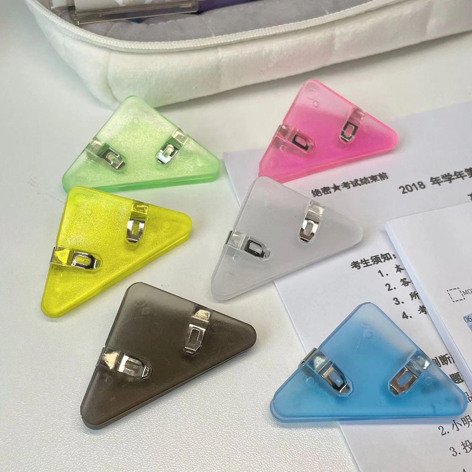 6pcs Kawaii Paper Clip Frosted clear Triangle Corner Clips Page Holder File Index Photo Clamp Office School Stationery Organizer
6pcs Kawaii Paper Clip Frosted clear Triangle Corner Clips Page Holder File Index Photo Clamp Office School Stationery Organizer