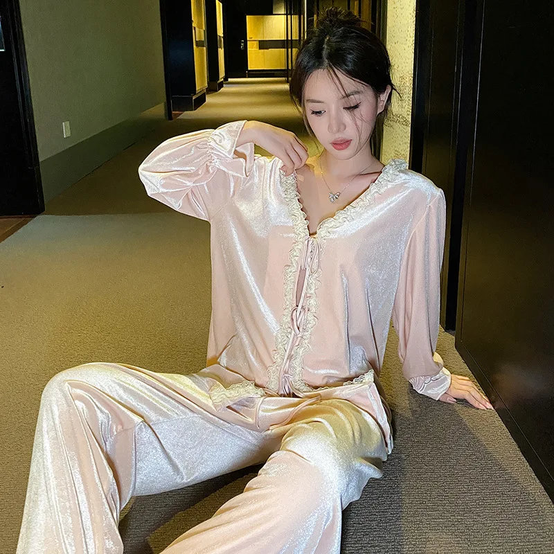 French Style Lace Trim Trouser Suits Women Sleepwear Autumn Winter Velvet 2PCS Pajamas Set New Nightwear Loose Home Wear Pijamas
French Style Lace Trim Trouser Suits Women Sleepwear Autumn Winter Velvet 2PCS Pajamas Set New Nightwear Loose Home Wear Pijamas