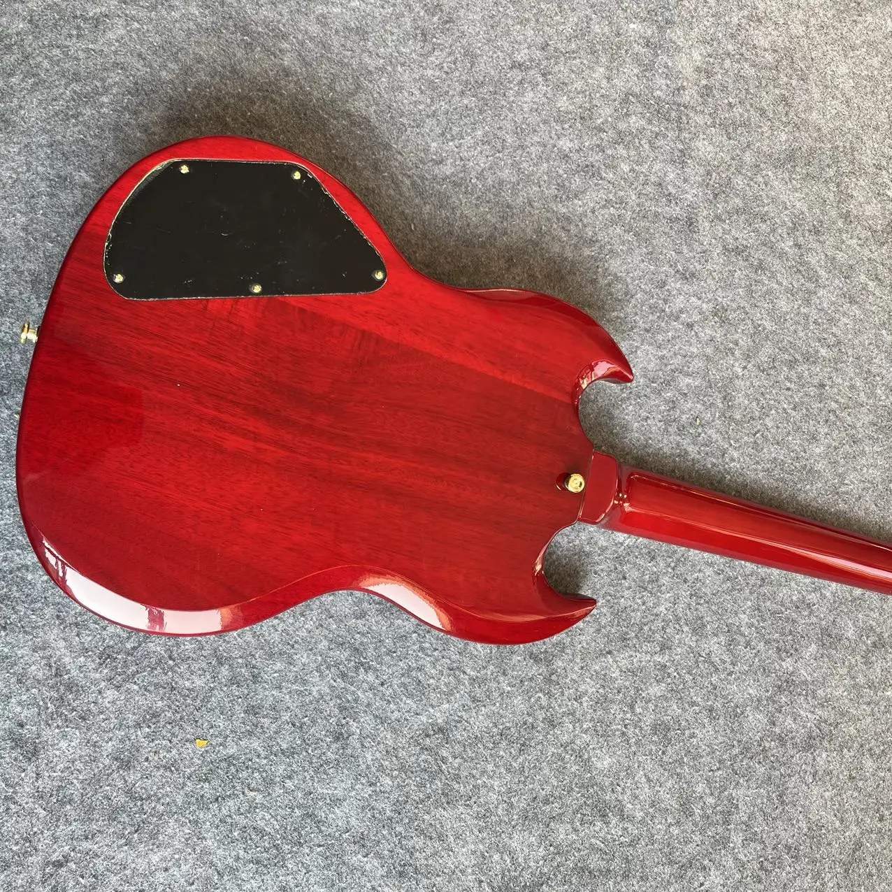Customized G-type electric guitar bass factory, wholesale price, high-quality service, free and fast delivery @19
Customized G-type electric guitar bass factory, wholesale price, high-quality service, free and fast delivery @19
