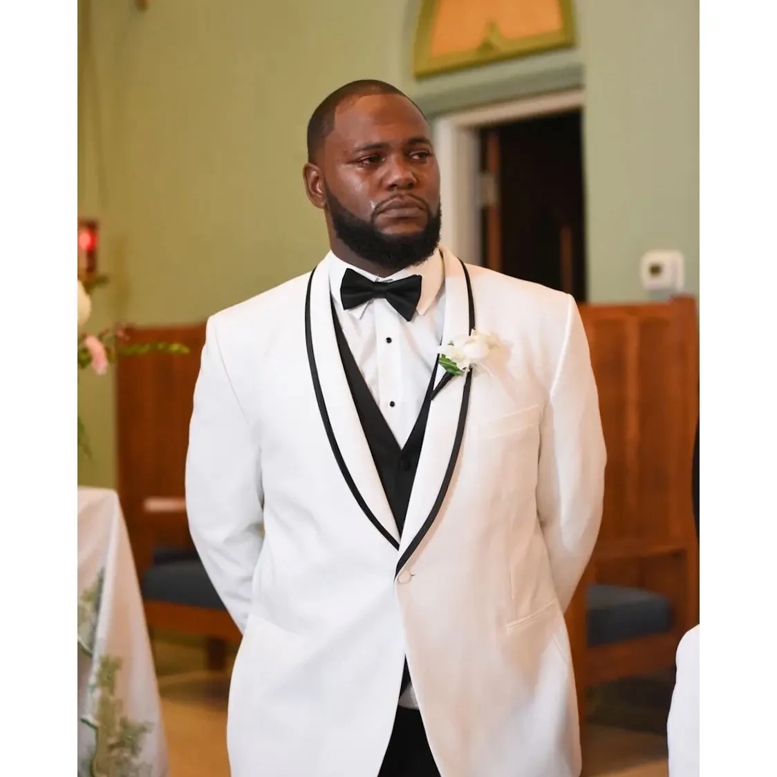 White Luxury Men's Suits Elegant Terno Wedding Single Breasted Shawl Lapel Black Pants Vest 3 Piece(Jacket+Trousers+Waiscost)
White Luxury Men's Suits Elegant Terno Wedding Single Breasted Shawl Lapel Black Pants Vest 3 Piece(Jacket+Trousers+Waiscost)