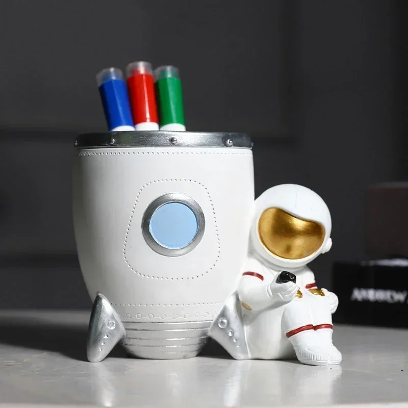 Nordic Figurine Astronaut statue Ornament Table Crafts Pen Holder Ornaments Decoration Figurines Home Decoration birthday Gifts
Nordic Figurine Astronaut statue Ornament Table Crafts Pen Holder Ornaments Decoration Figurines Home Decoration birthday Gifts