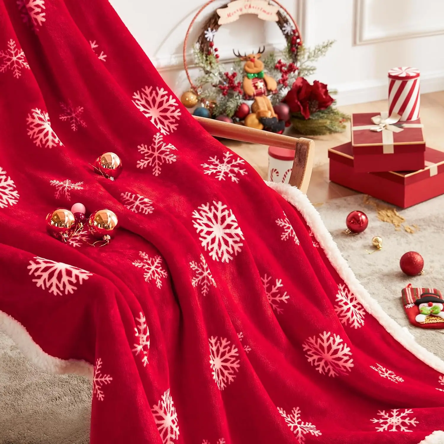 

Snowflake Red Christmas Throw Blanket Fuzzy Fluffy Cozy Blanket Flannel Plush Microfiber Blanket for Couch Bed Sofa 50X 60"