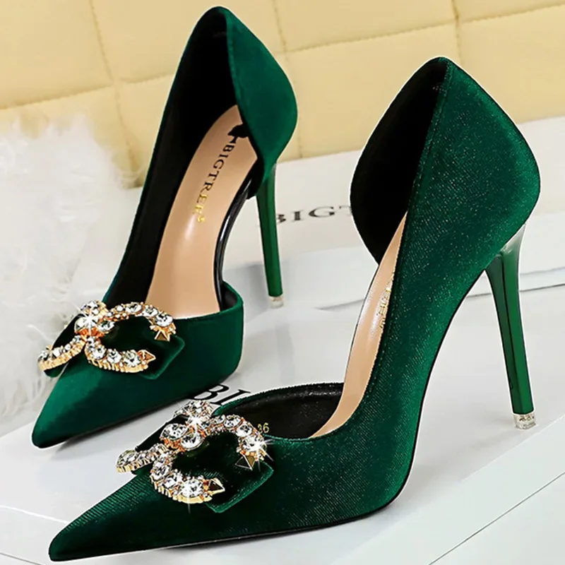 

Party Pumps 10.5cm Thin High Heels Velvet Pointed Toe Side Hollow Crystal Buckle Butterfly Knots Women Shallow Shoes Big Size 43